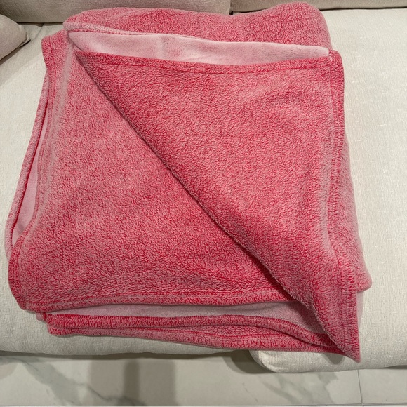 Bedding Queen Sized Blanket Poshmark